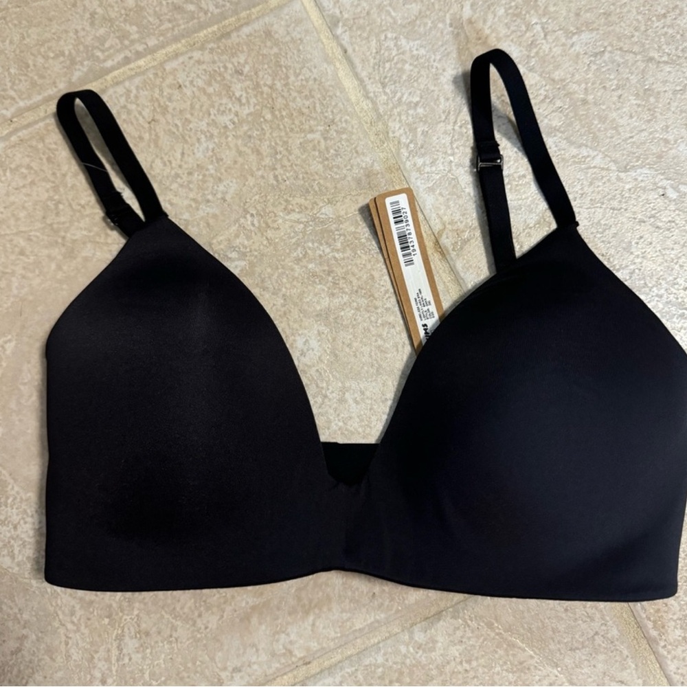 NWT Skims Wireless Form Lightly Lined Bra